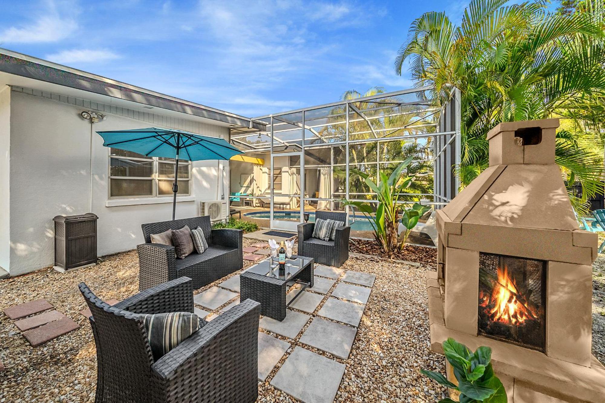 Fantastic Island House 1 Mile To The Beach With Heated Pool Sarasota Exterior photo